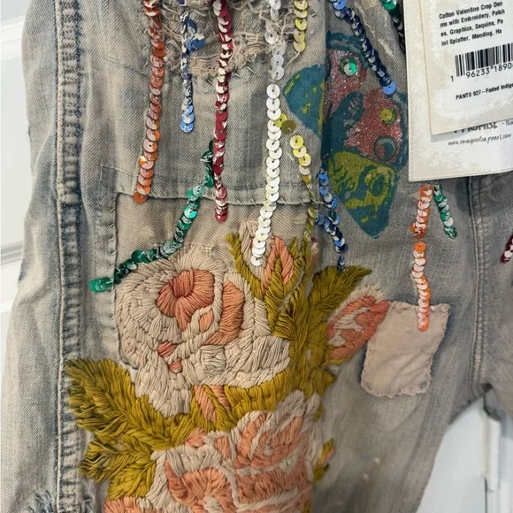 Magnolia Pearl Valentine Crop Denims - Picture 4 of 12